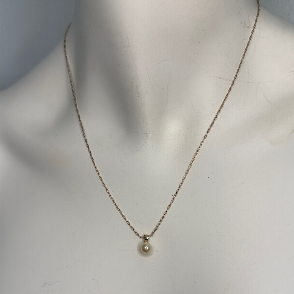 Vintage Avon Gold Pearlustre Pendant Necklace in original box
